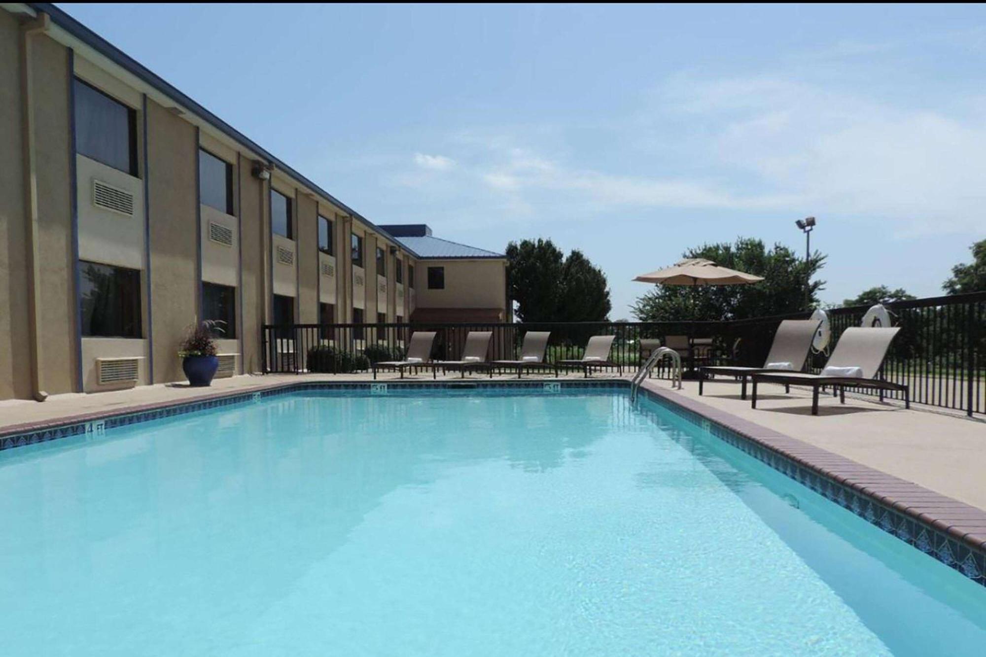 Baymont By Wyndham Ardmore I-35 Exteriör bild