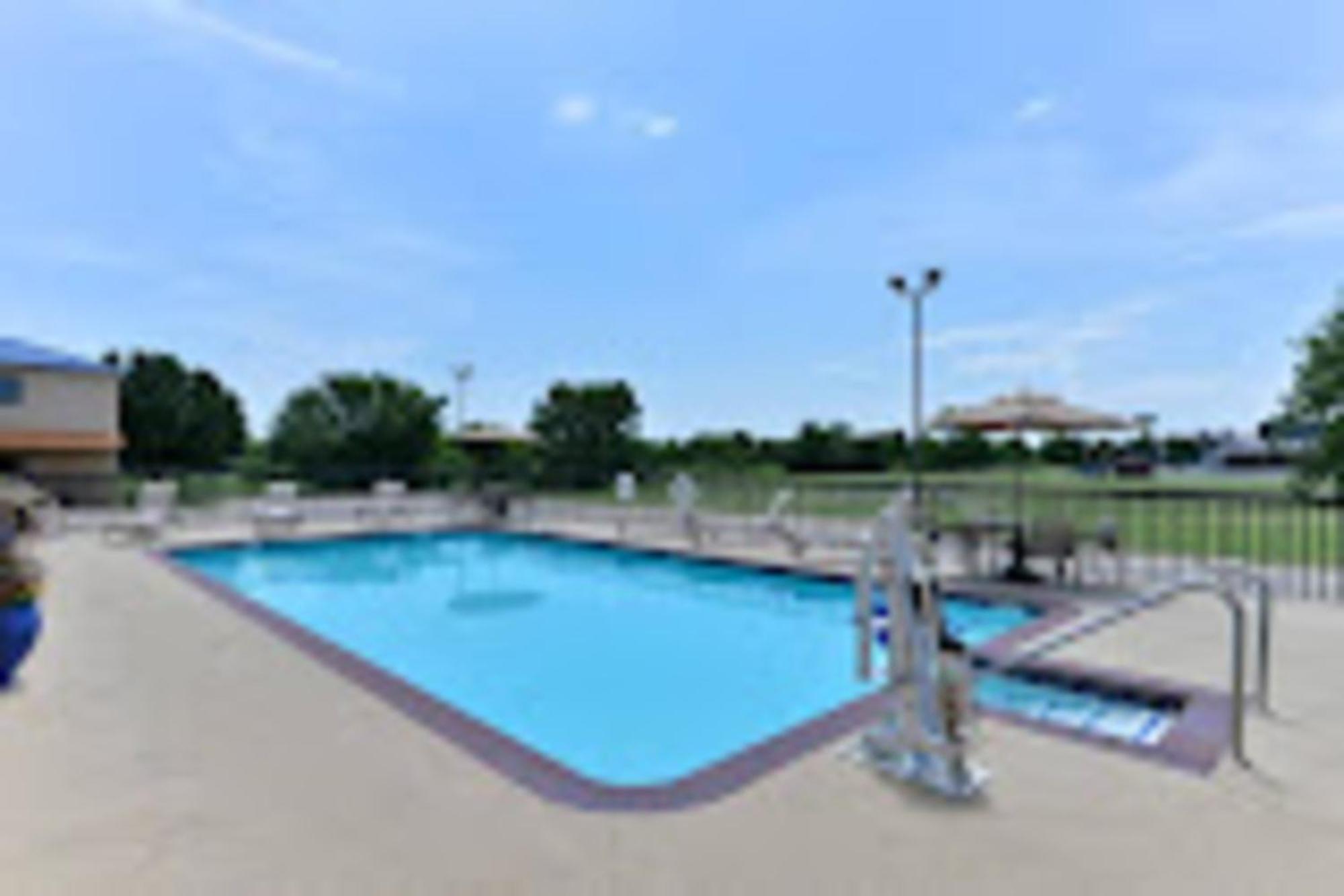 Baymont By Wyndham Ardmore I-35 Exteriör bild
